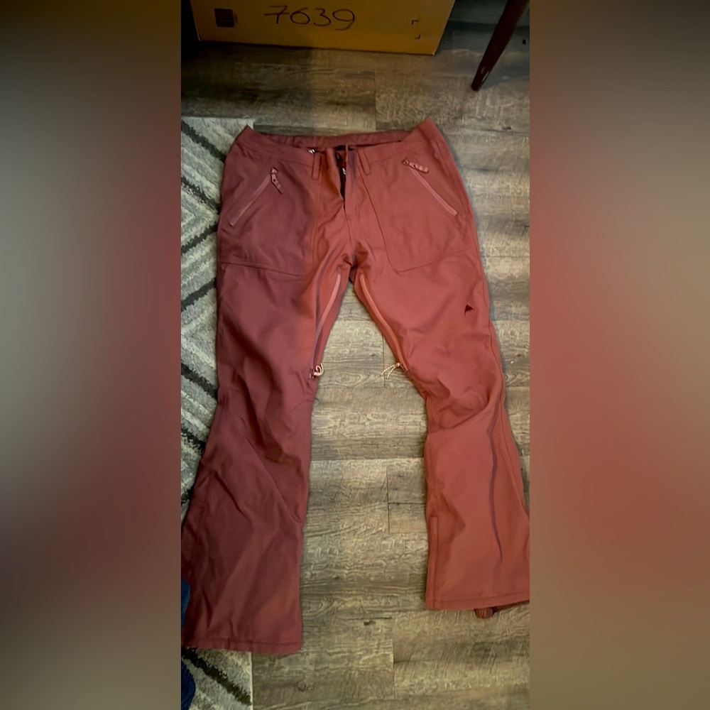 Women’s Burton Snow Pants XL
Dusty Rose